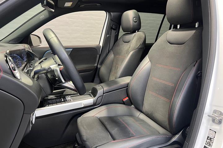 Hvid Mercedes EQB250+ fra 2025