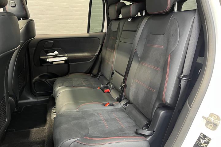 Hvid Mercedes EQB250+ fra 2025