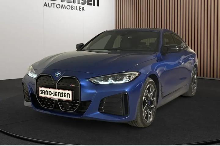 Blå BMW i4 fra 2024