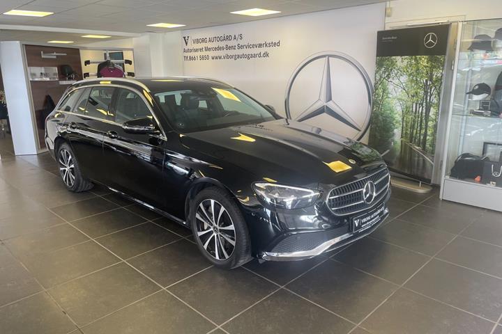 Sort Mercedes E300 de fra 2021