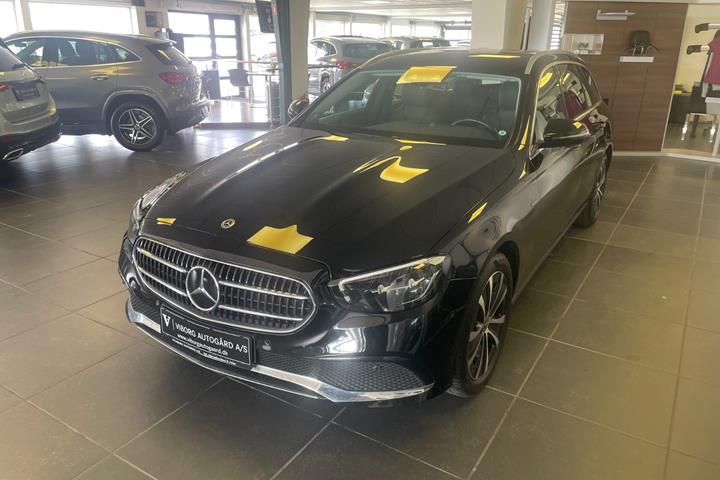 Sort Mercedes E300 de fra 2021