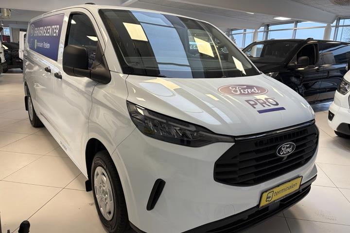Hvid Ford Transit Custom 320 L2 fra 2026