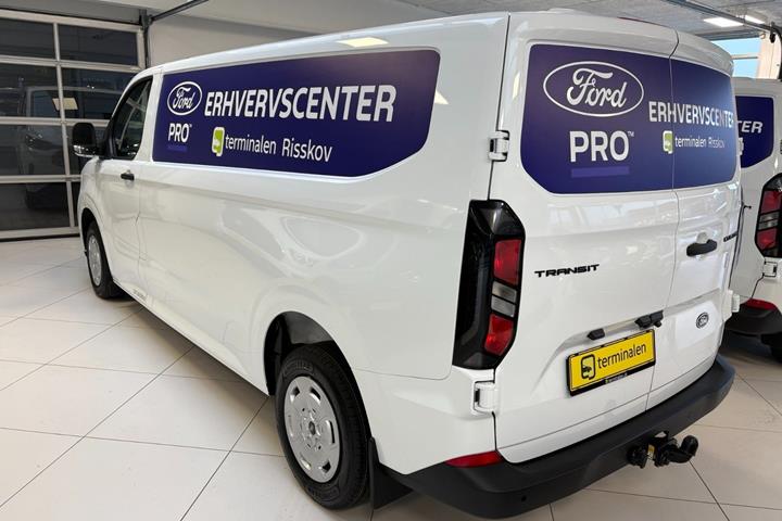 Hvid Ford Transit Custom 320 L2 fra 2026