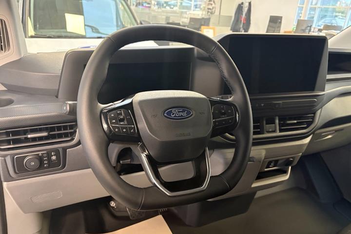 Hvid Ford Transit Custom 320 L2 fra 2026