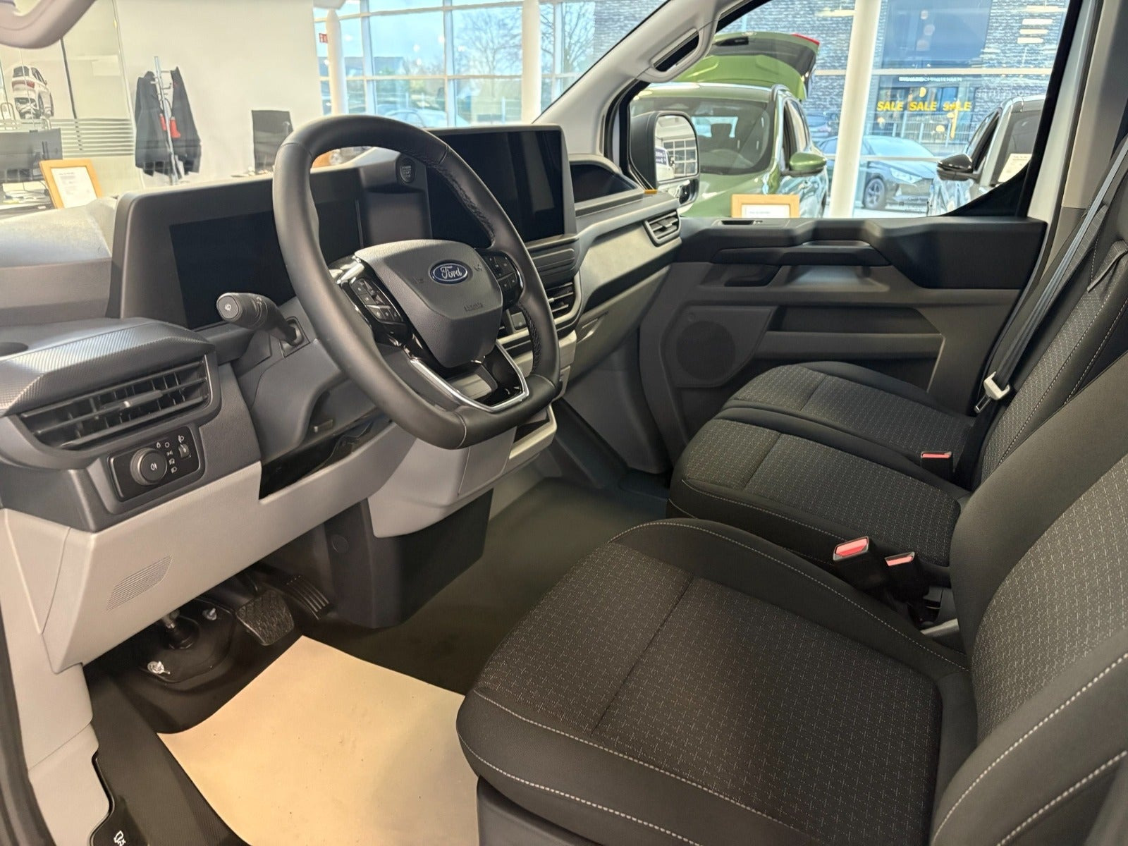 Hvid Ford Transit Custom 320 L2 fra 2026