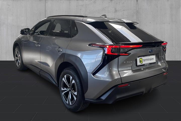 Grå Subaru Solterra fra 2023