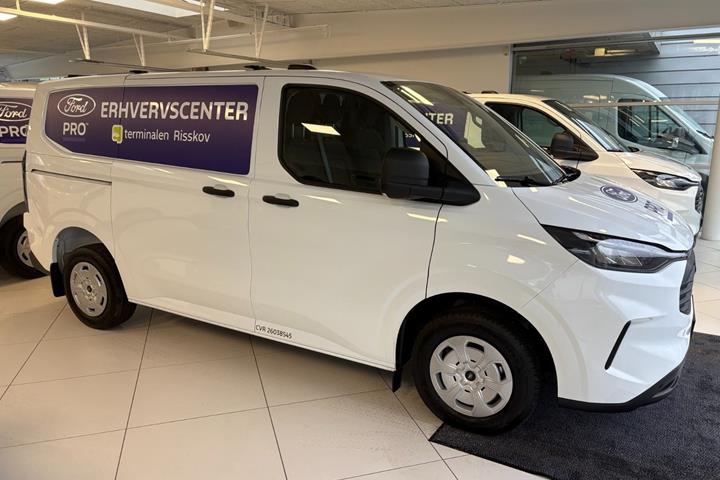 Hvid Ford Transit Custom 320 L1 fra 2026