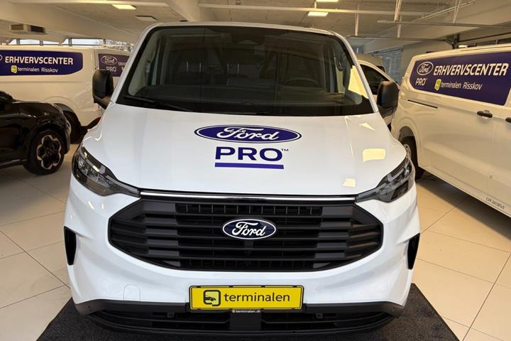 Hvid Ford Transit Custom 320 L1 fra 2026