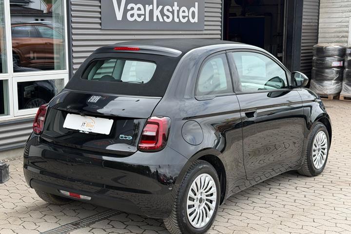 Sort Fiat 500e fra 2023