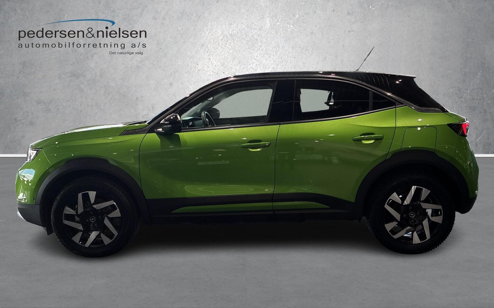 Grøn Opel Mokka-e fra 2023