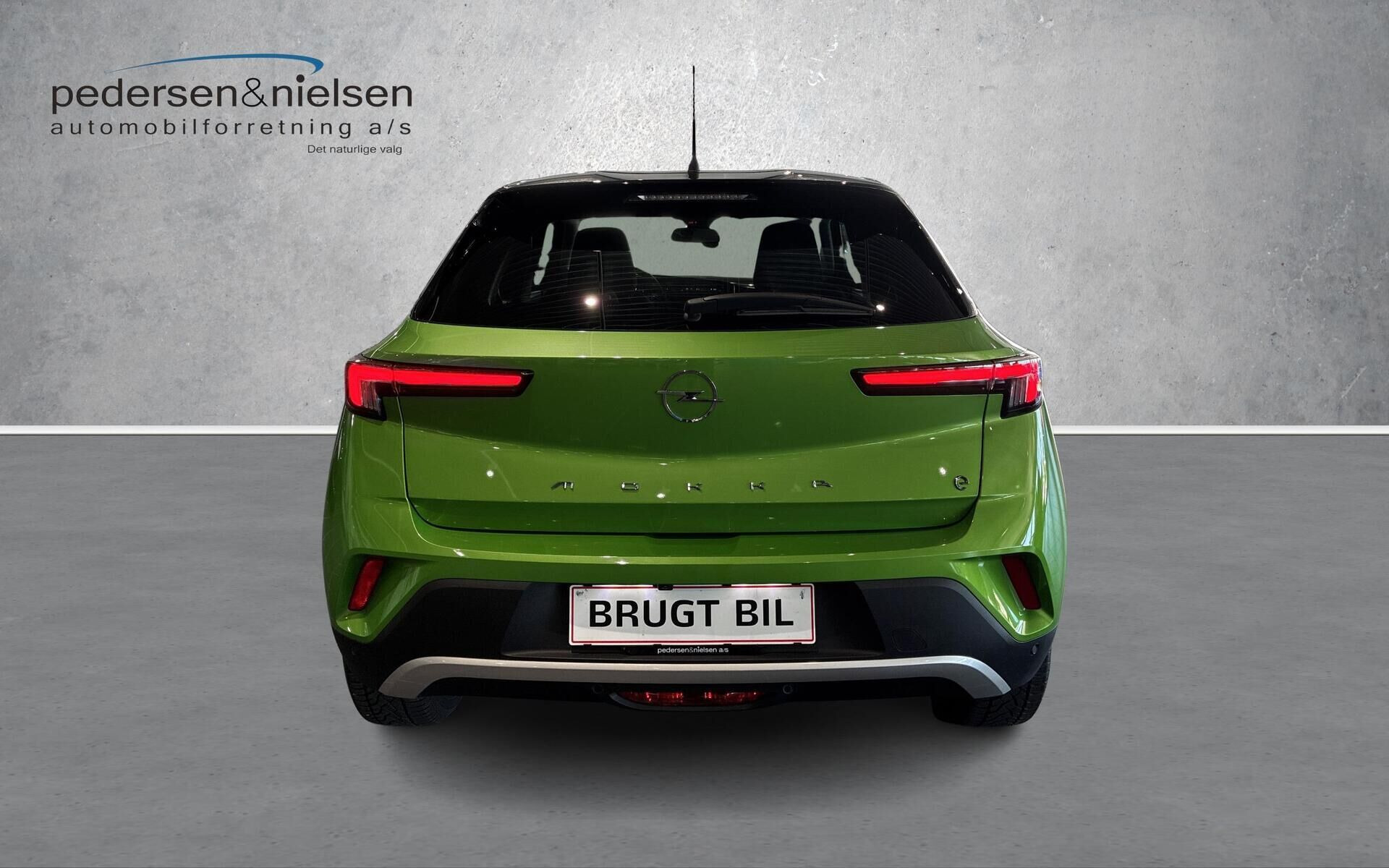 Grøn Opel Mokka-e fra 2023