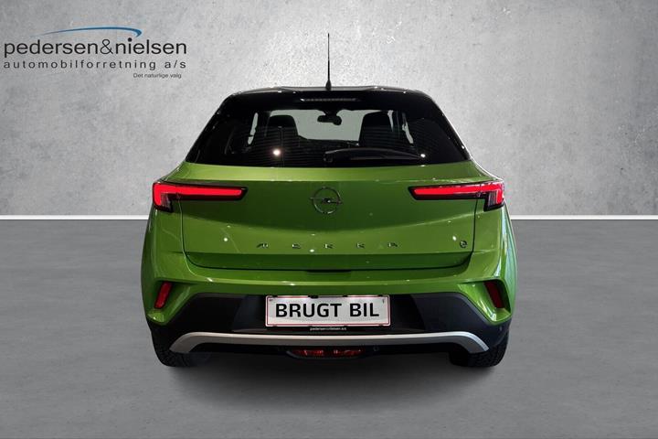 Grøn Opel Mokka-e fra 2023