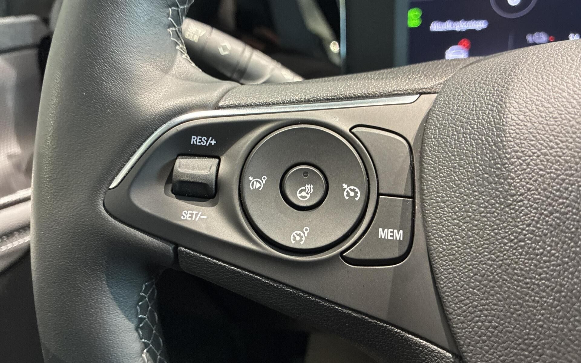 Grøn Opel Mokka-e fra 2023
