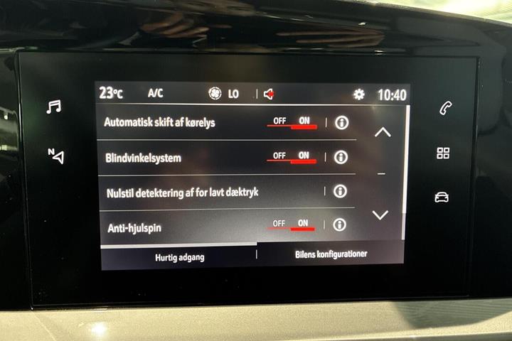 Grøn Opel Mokka-e fra 2023