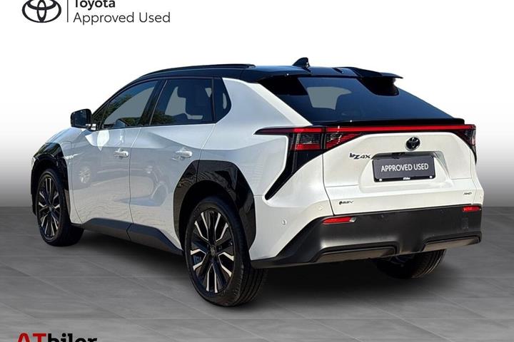 Hvid Toyota BZ4X fra 2026