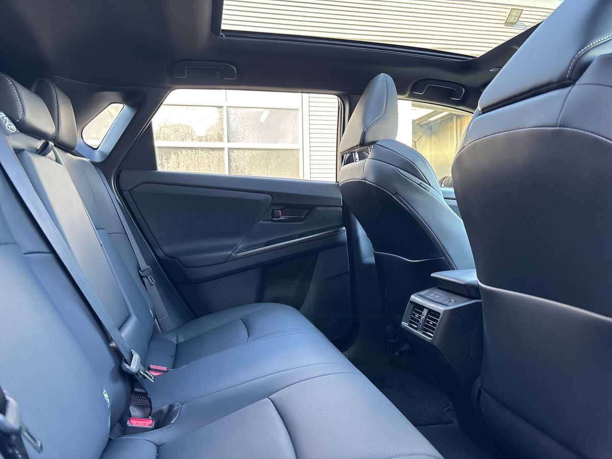 Hvid Toyota BZ4X fra 2026