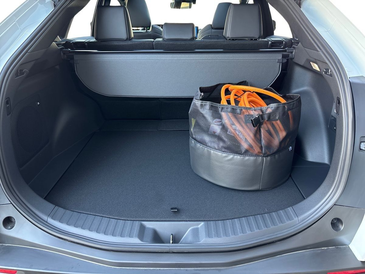Hvid Toyota BZ4X fra 2026