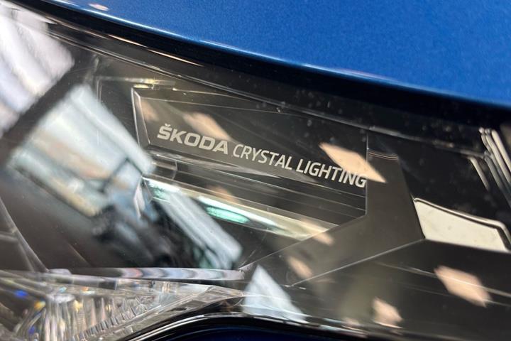 Blå Skoda Enyaq fra 2022
