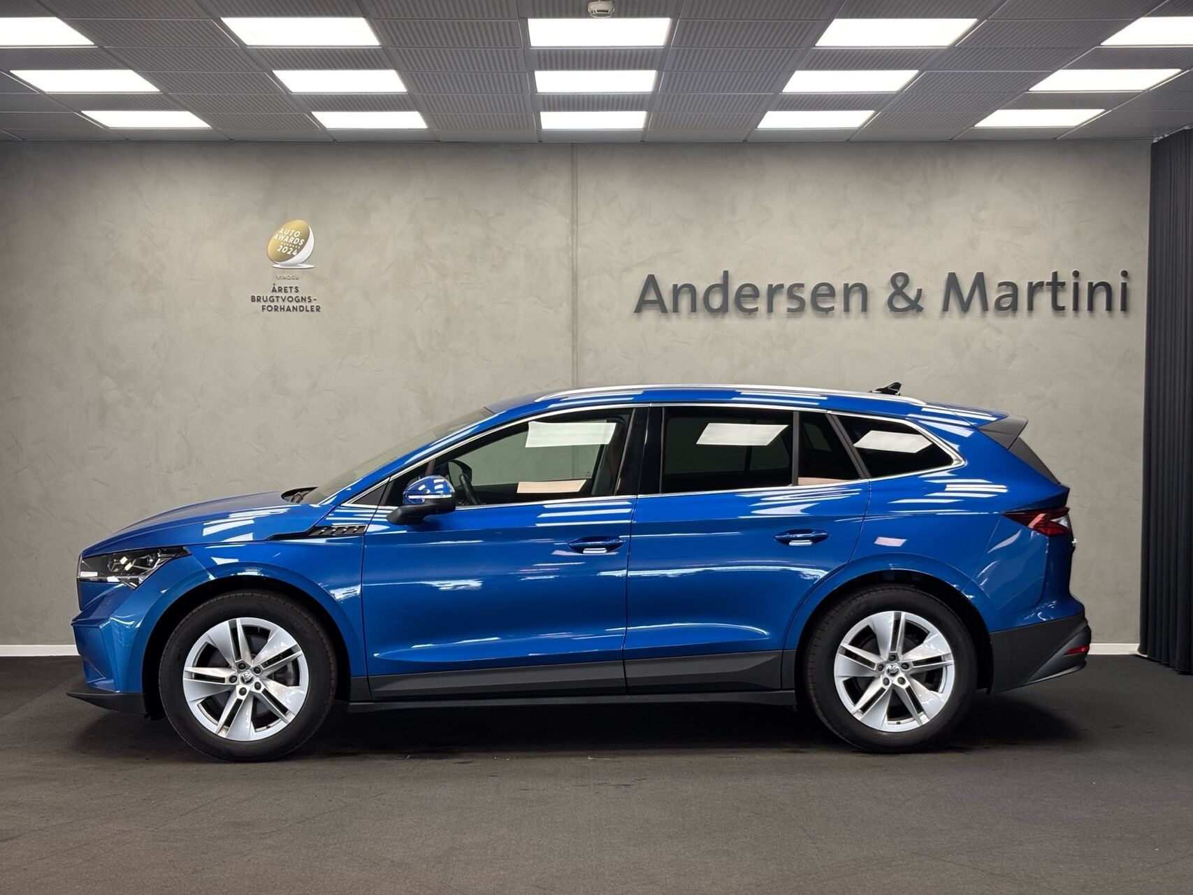 Blå Skoda Enyaq fra 2022