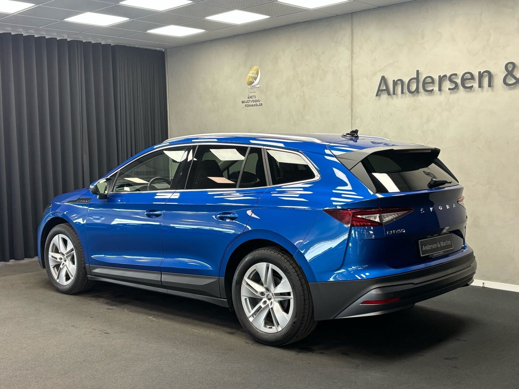 Blå Skoda Enyaq fra 2022