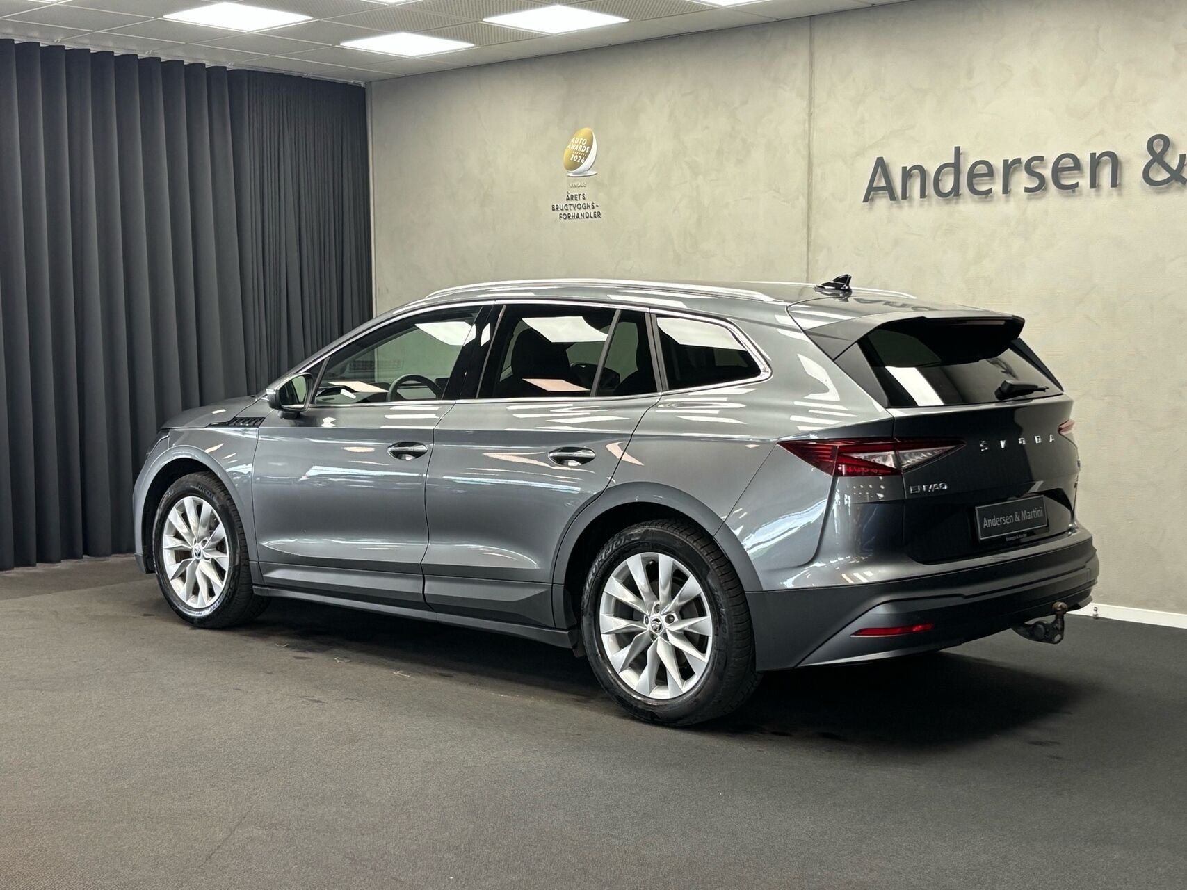 Grå Skoda Enyaq fra 2022