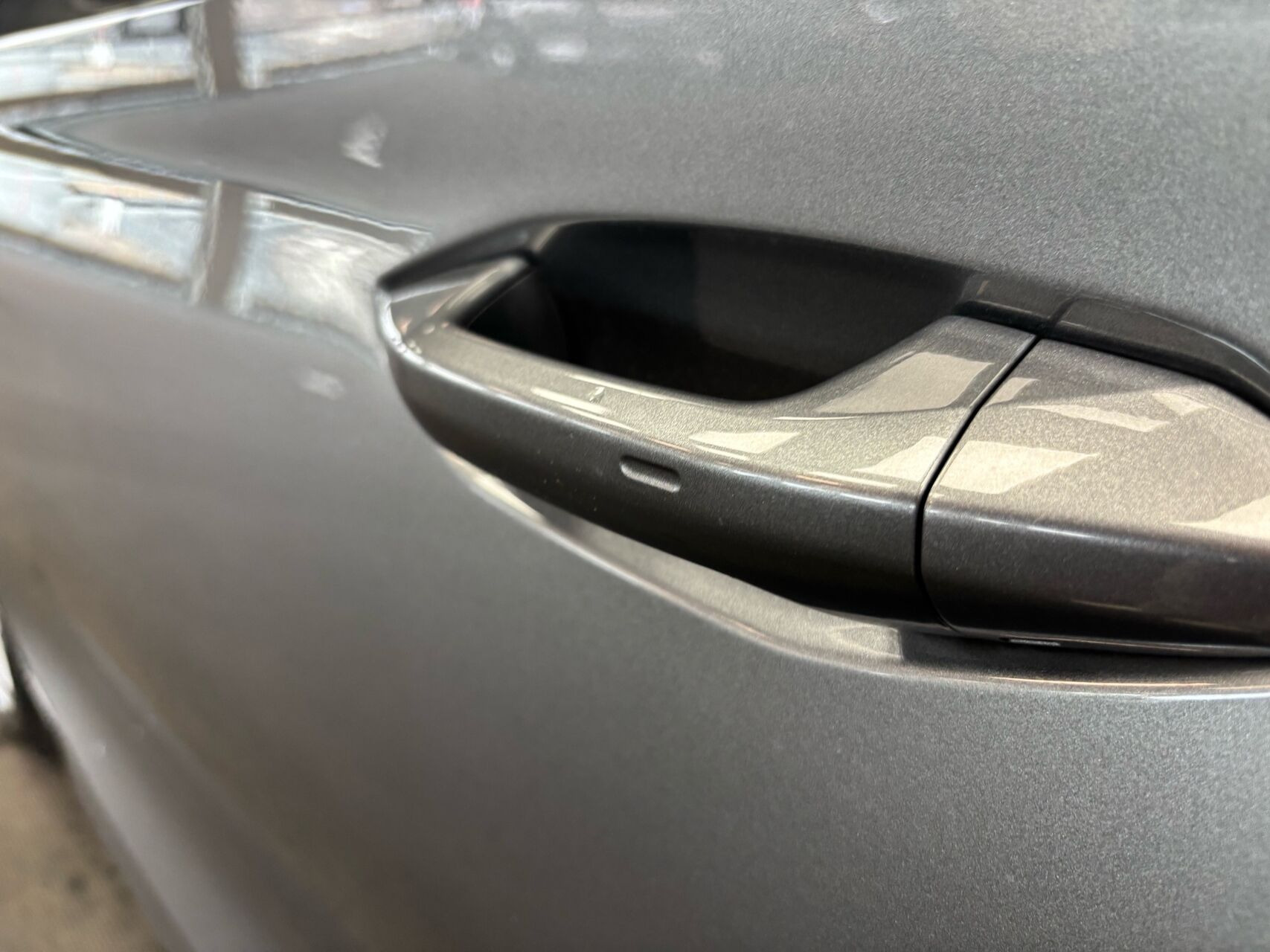 Grå Skoda Enyaq fra 2022