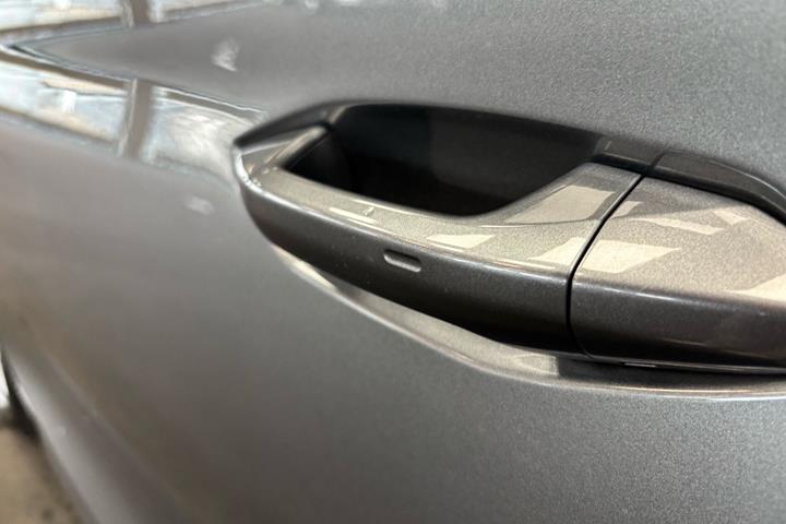 Grå Skoda Enyaq fra 2022