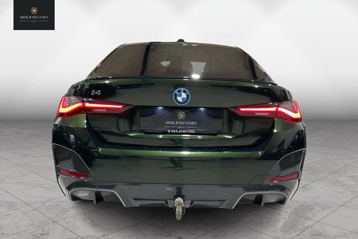 Grøn BMW i4 fra 2023