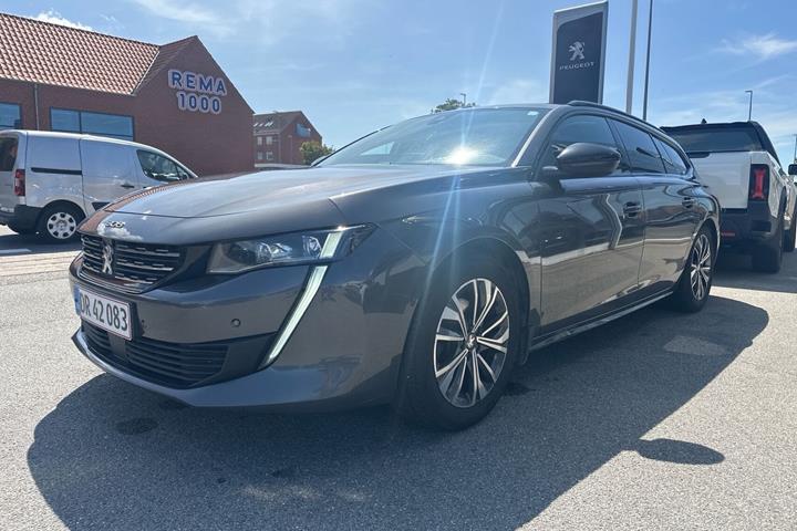 Grå Peugeot 508 fra 2023