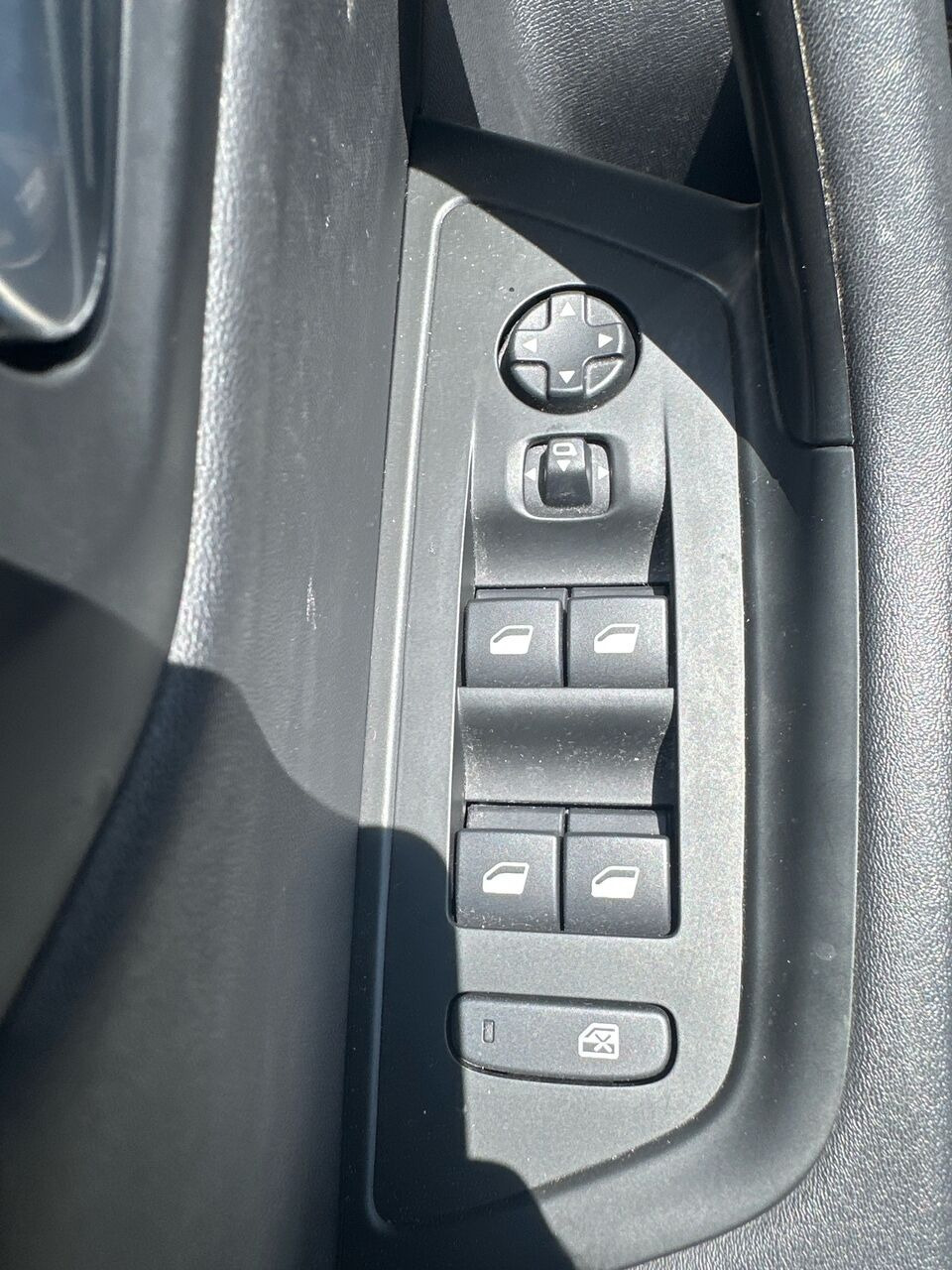 Grå Peugeot 508 fra 2023