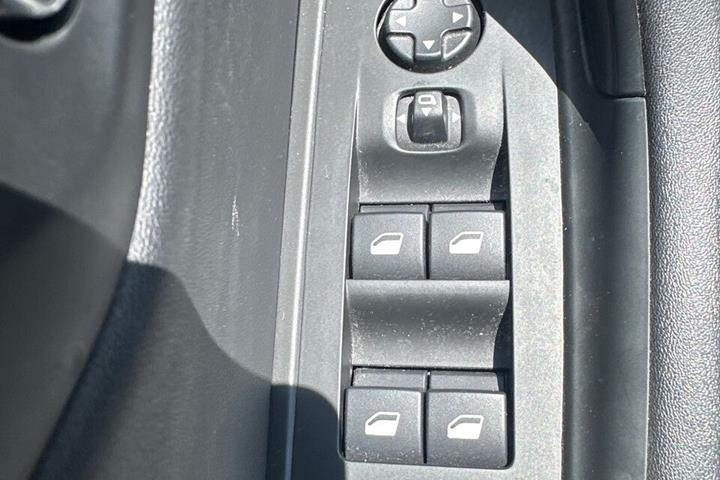 Grå Peugeot 508 fra 2023