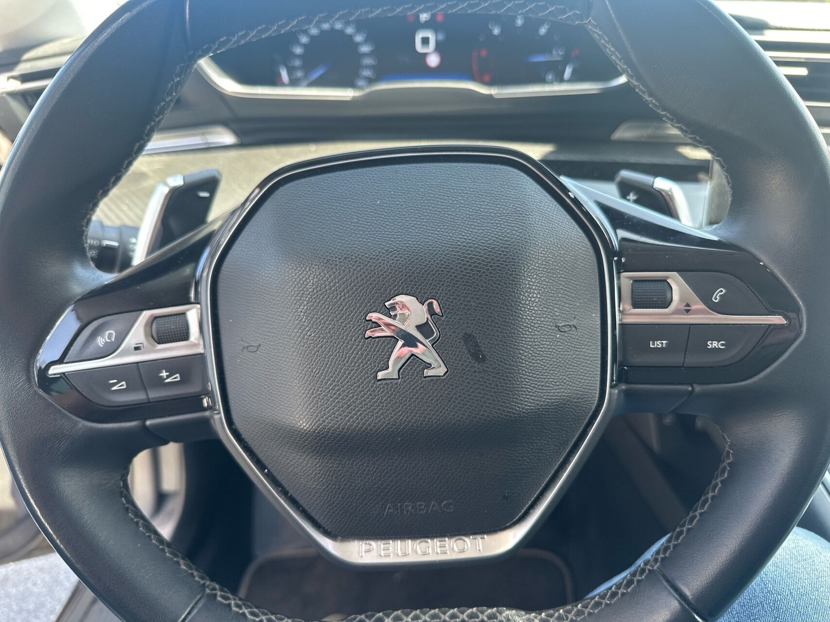 Grå Peugeot 508 fra 2023