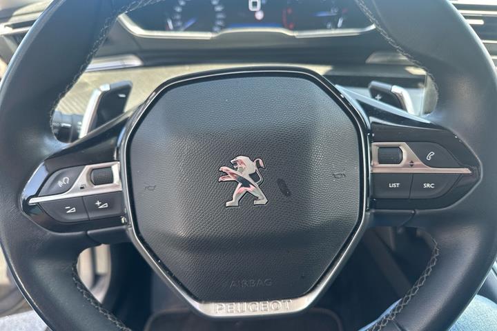 Grå Peugeot 508 fra 2023