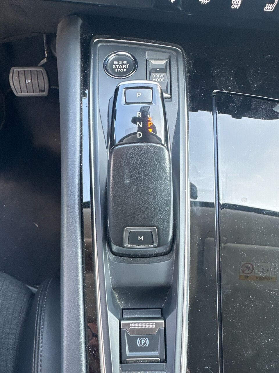 Grå Peugeot 508 fra 2023