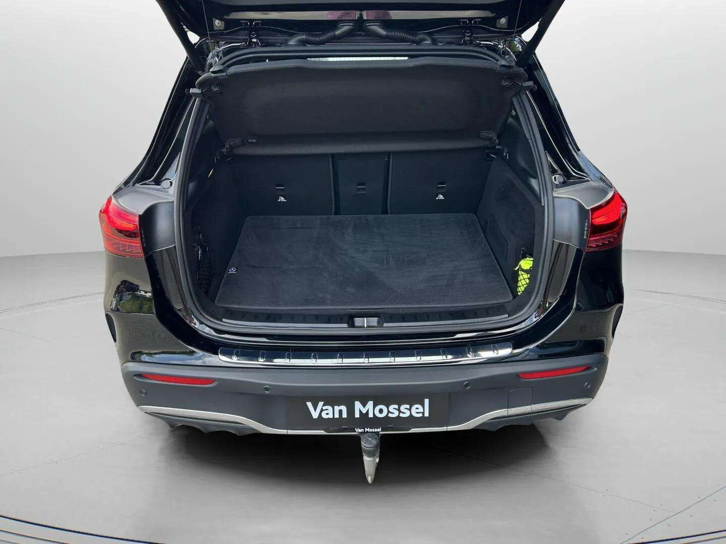 Sort Mercedes EQA 250+ fra 2025