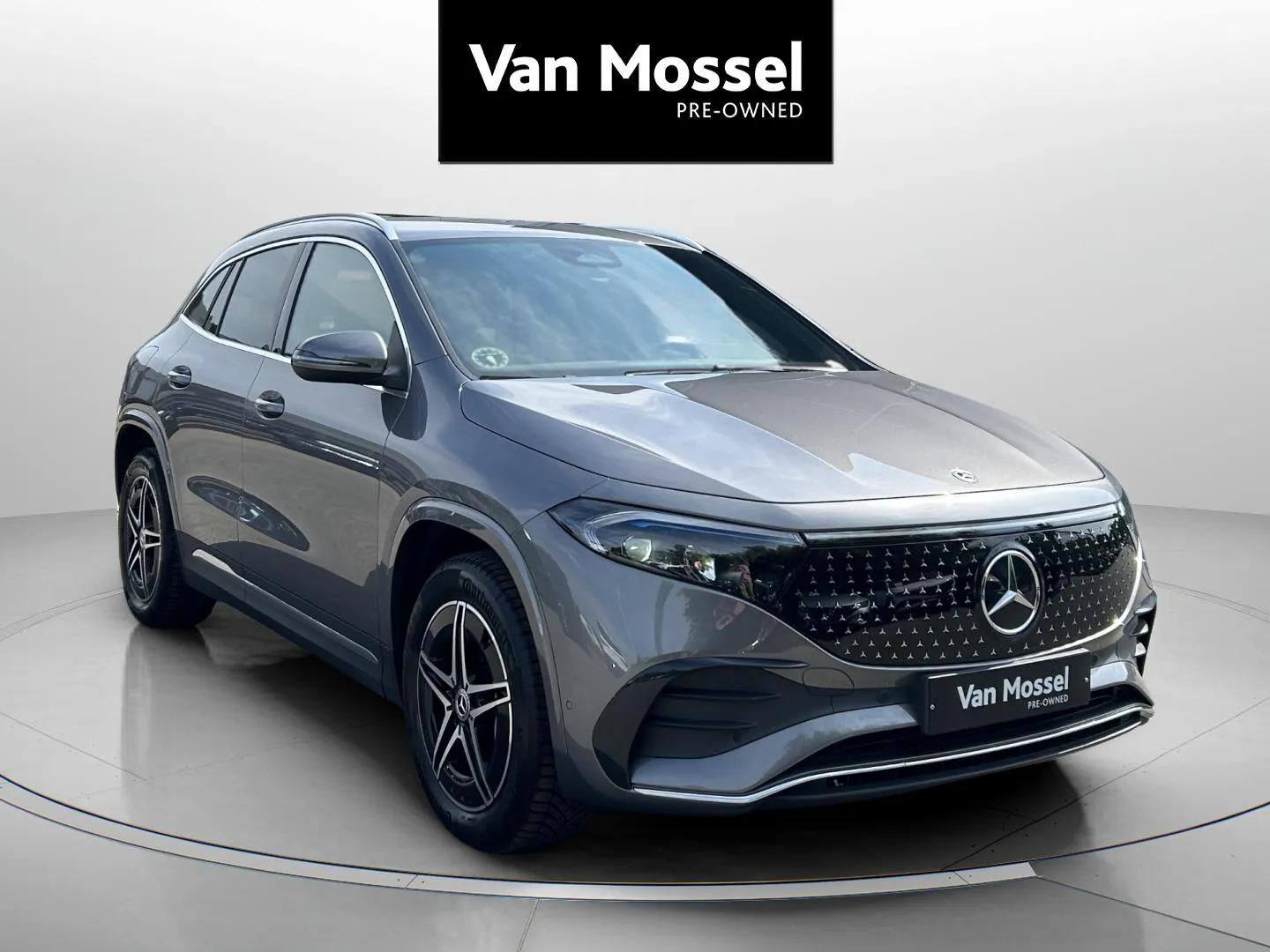 Grå Mercedes EQA 350 fra 2024
