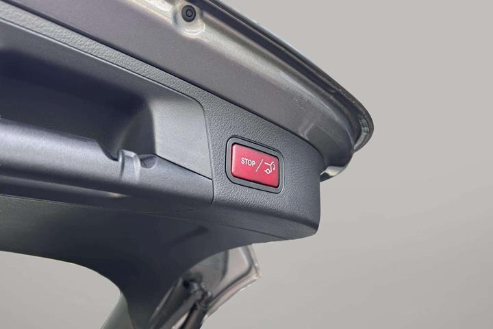 Grå Mercedes EQA 350 fra 2024