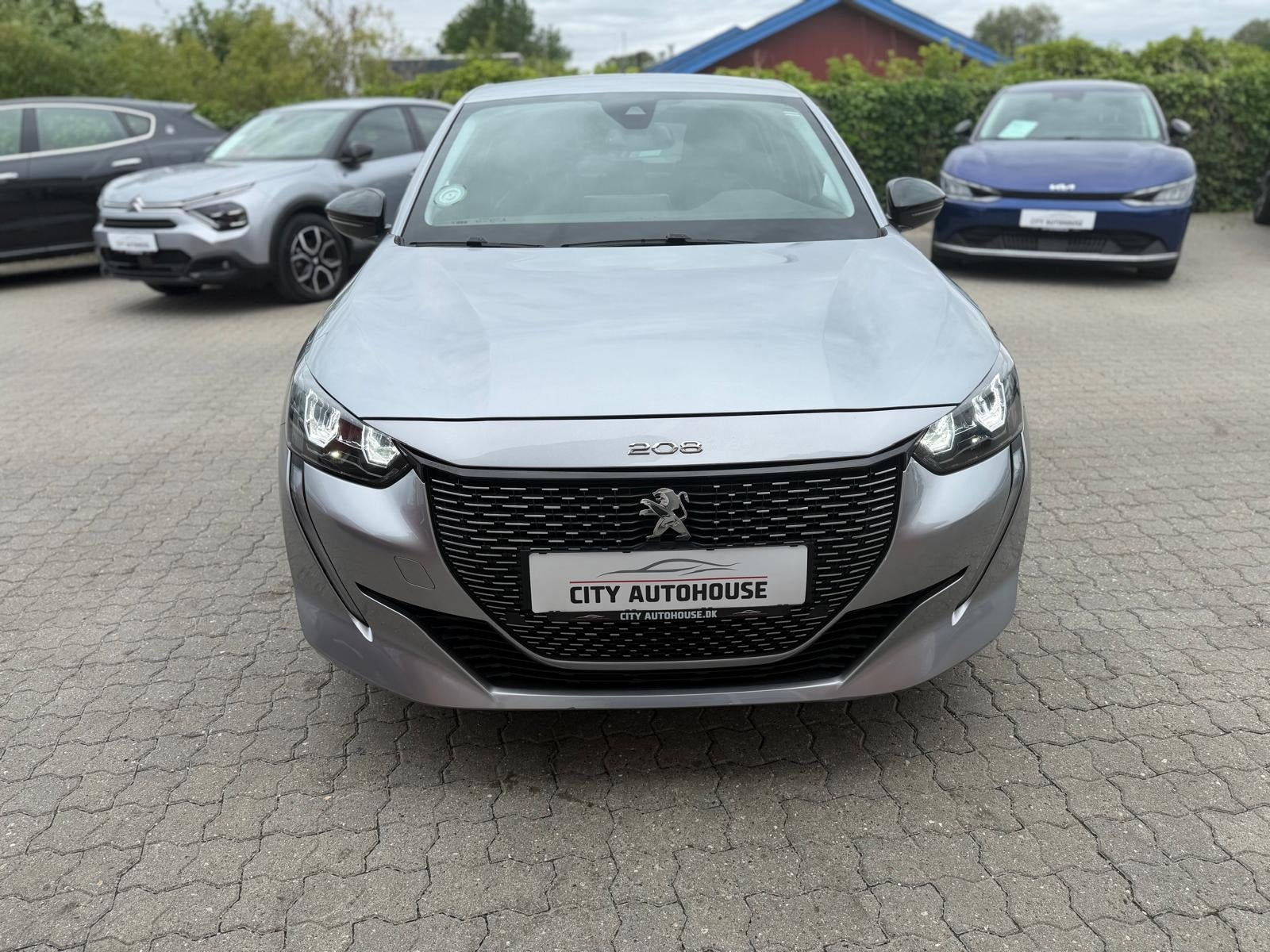 Sølv Peugeot e-208 fra 2022
