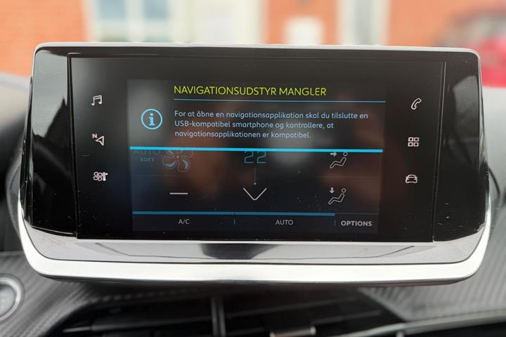 Sølv Peugeot e-208 fra 2022