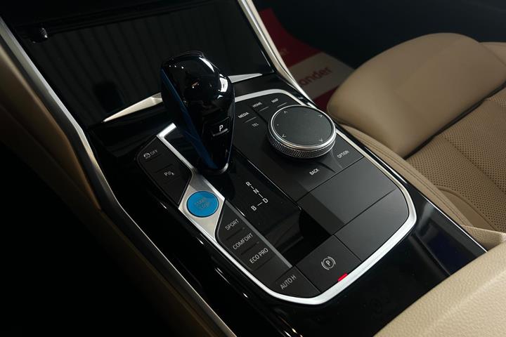 Sort BMW i4 fra 2023