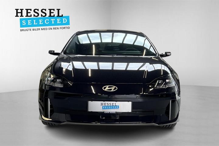 Blå Hyundai Ioniq 6 fra 2024