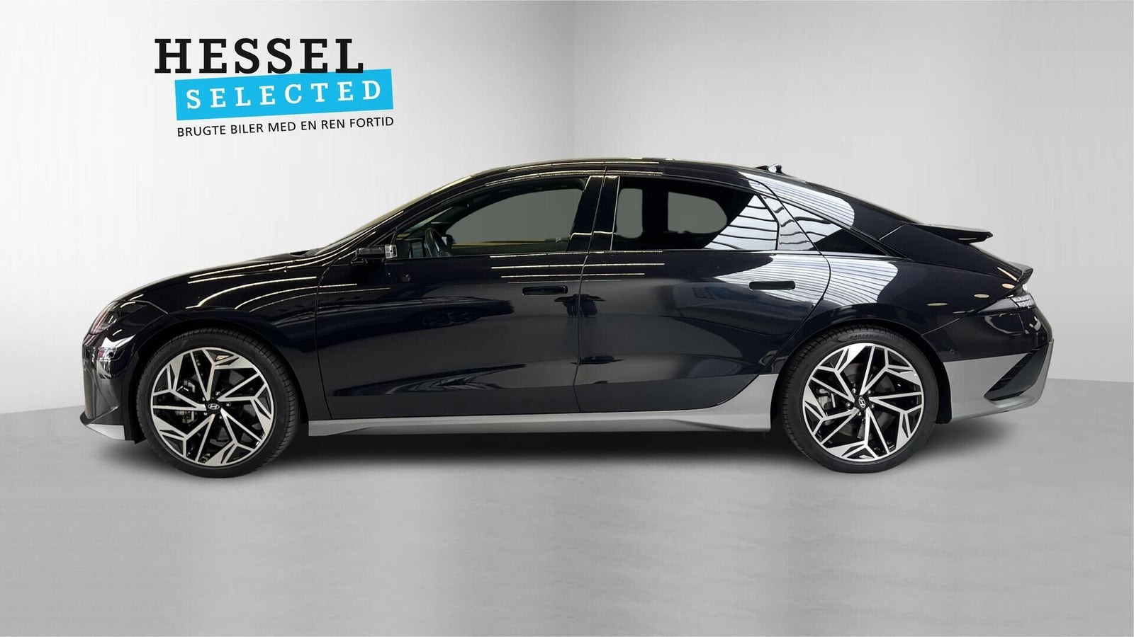Blå Hyundai Ioniq 6 fra 2024