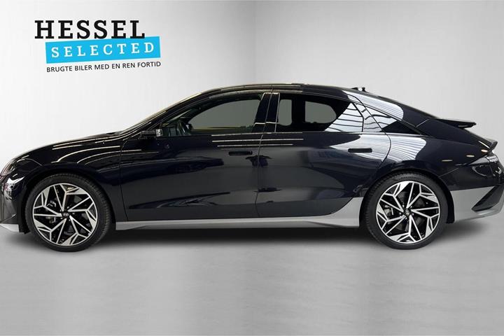 Blå Hyundai Ioniq 6 fra 2024