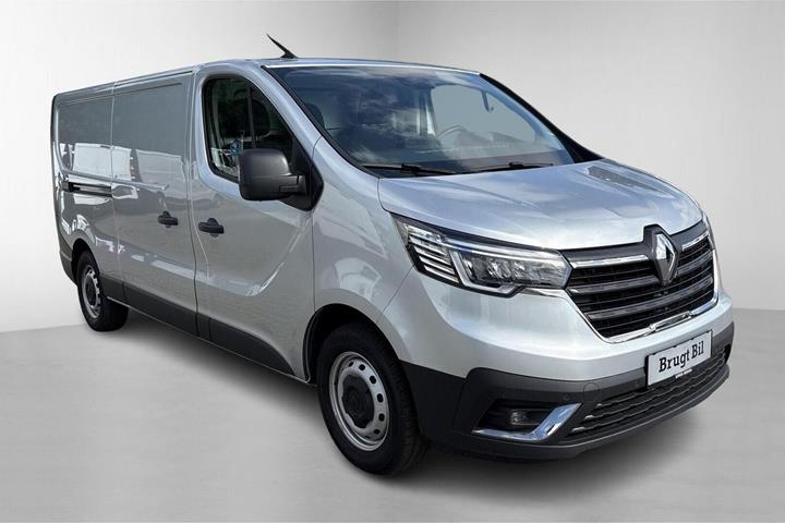 Sølv Renault Trafic fra 2024