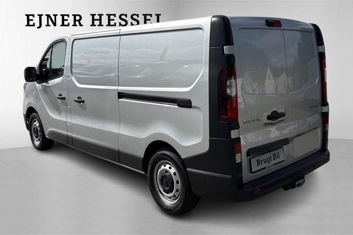 Sølv Renault Trafic fra 2024