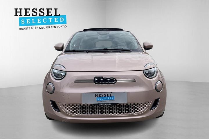 Pink Fiat 500e fra 2023