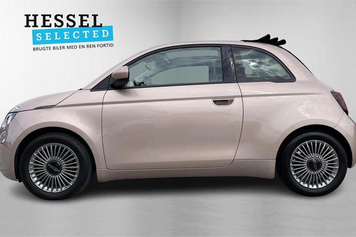 Pink Fiat 500e fra 2023