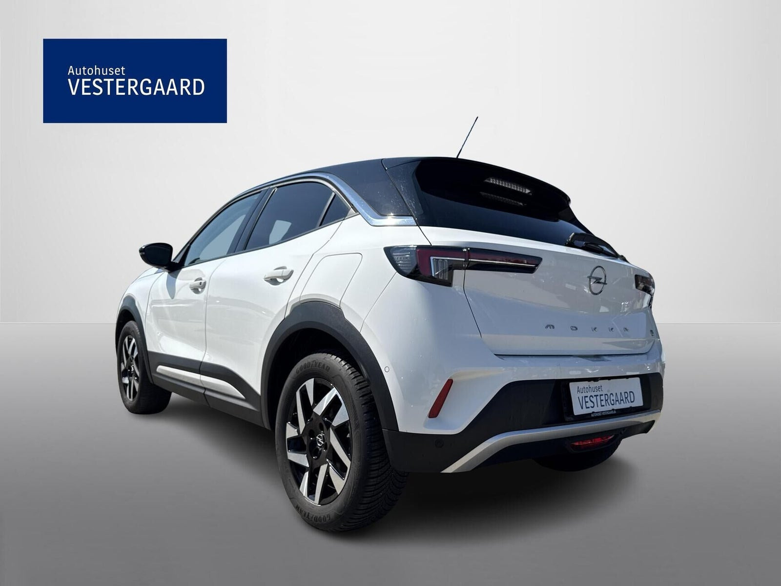 Hvid Opel Mokka-e fra 2022