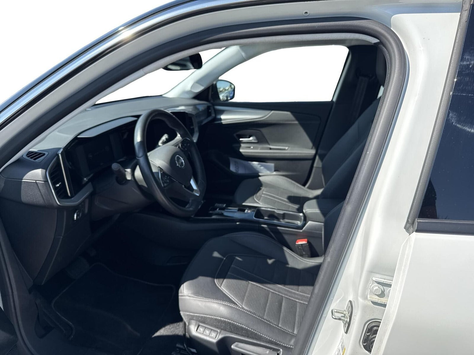 Hvid Opel Mokka-e fra 2022
