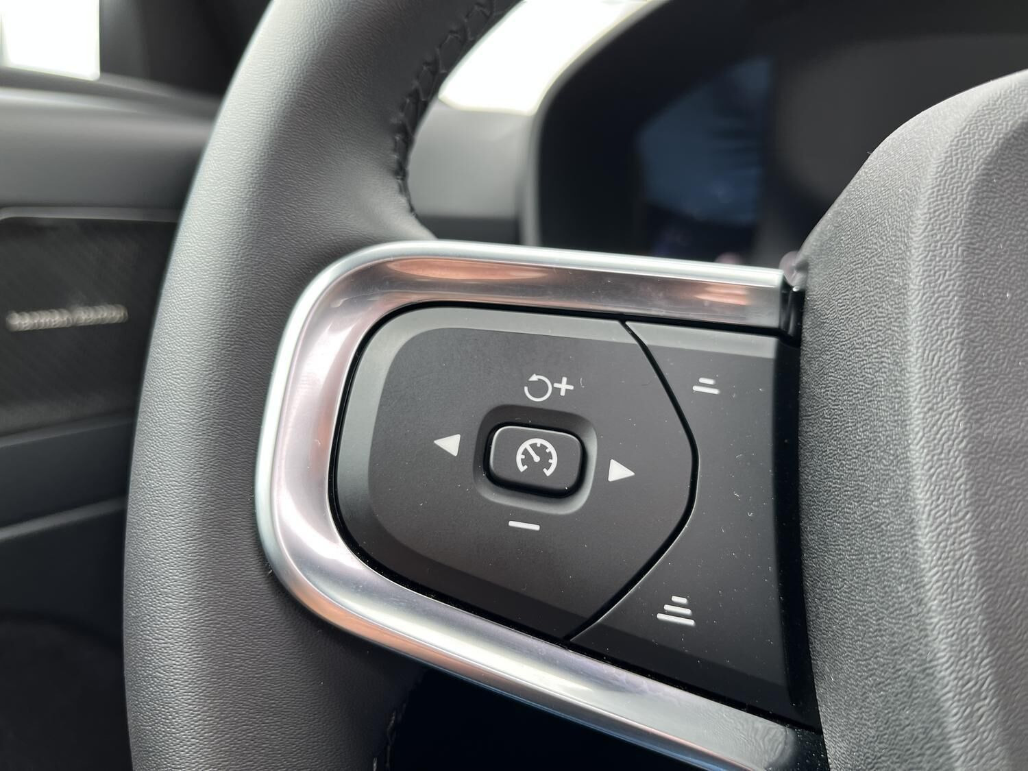Grøn Volvo EX40 fra 2026